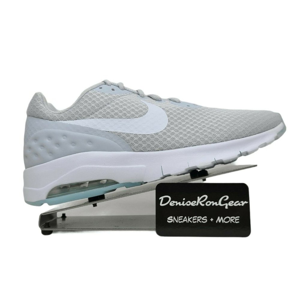 Nike Womens Air Max Motion Sneaker Shoes Size 12